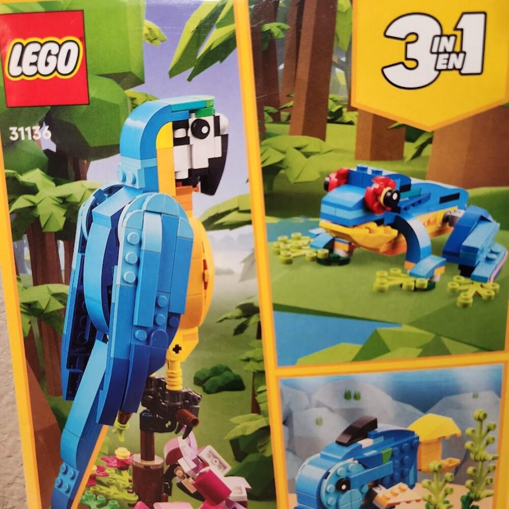 Lego Creator 3in1 Exotic Parrot Macaw Fish Frog Lego Set 253 Pieces CHRISTMAS Ma - Picture 14 of 15